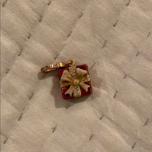 Jay Strongwater Present Charm